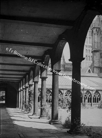 CATHEDRAL SIR C WREN'S COMPLETION OF N.WALK OF ORIGINAL CLOISTERS